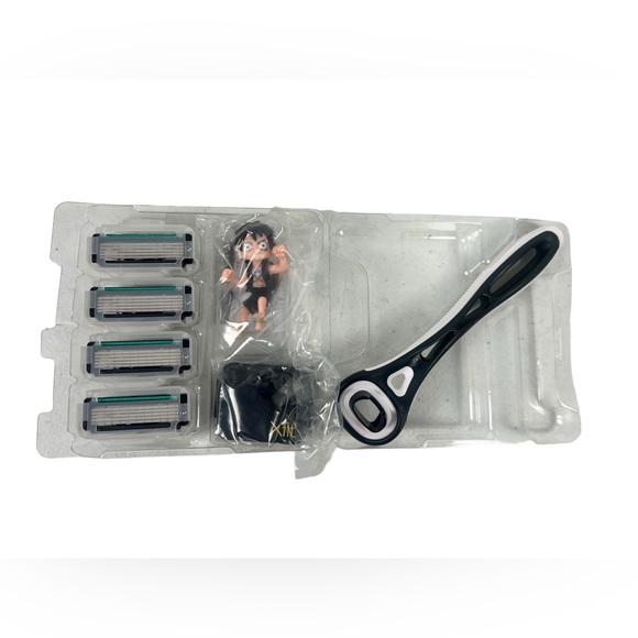 Luffy Xfit 5-Blade Razor One Piece With Holder Stand Anime New - Picture 5 of 6